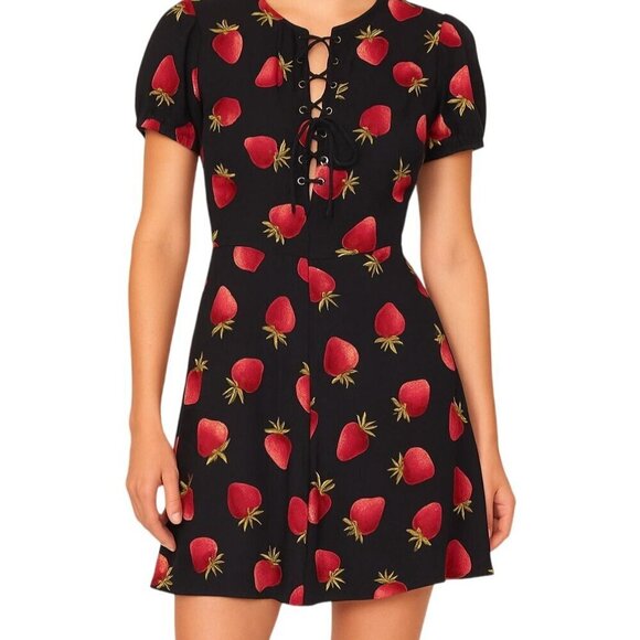 Reformation Koa mini dress, strawberry, size 2P - Picture 4 of 15